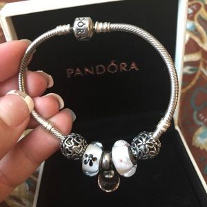 ❗️❗️❗️SOLD❗️❗️❗️Pandora bracelet
